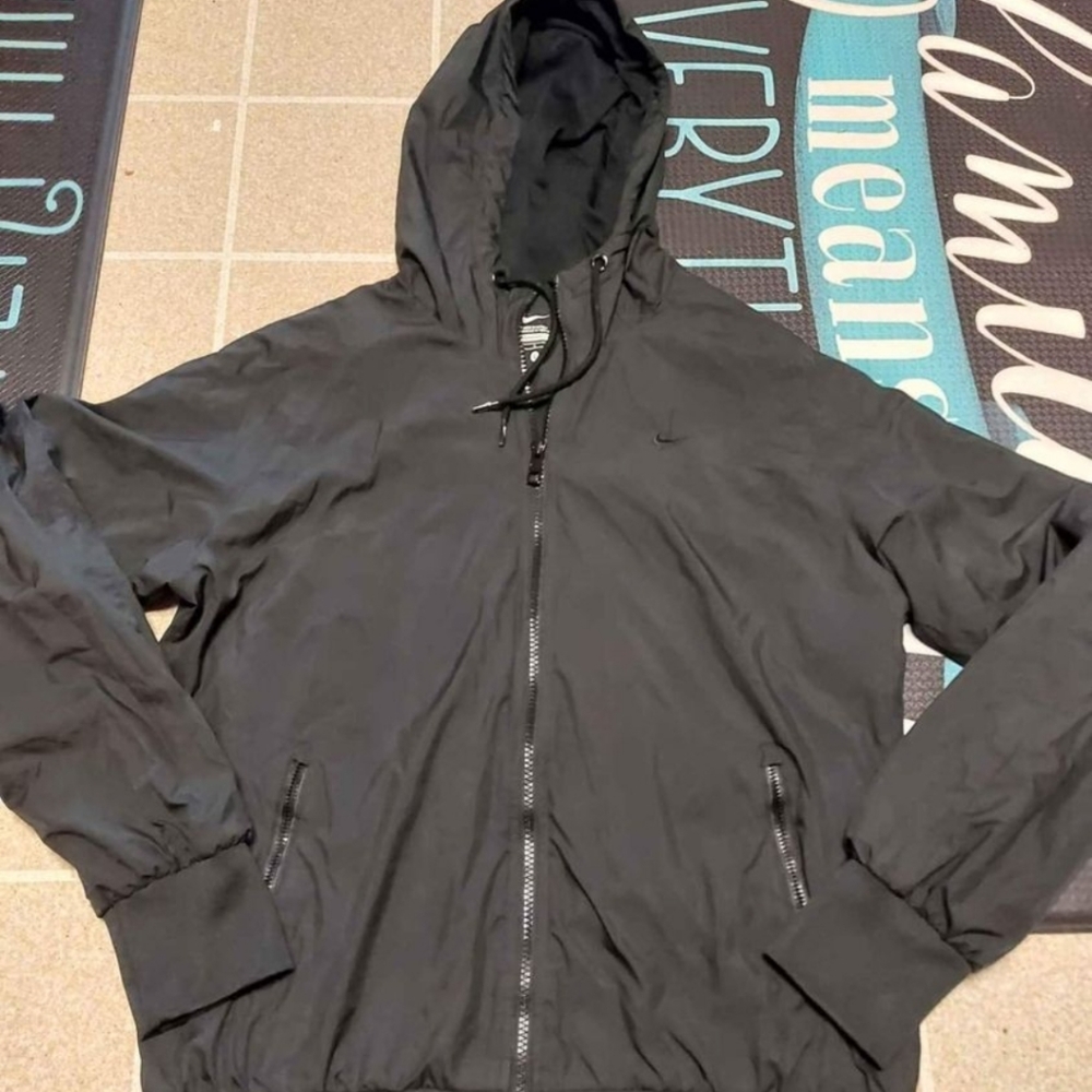 Nike windbreaker jacket